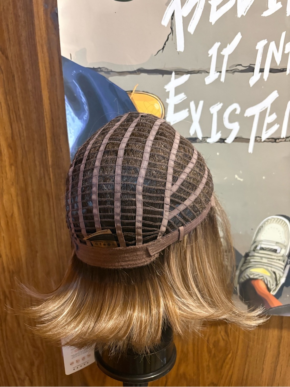 Short Layered Women's Wig in Light Brown with Blonde Highlights - Picture 8 of 11